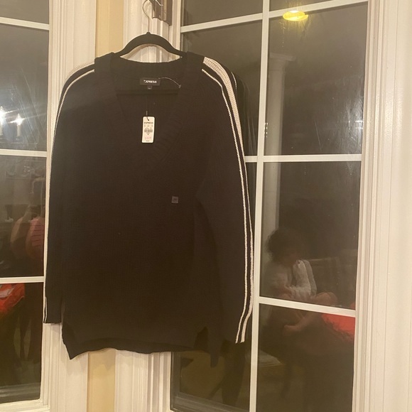 Top - Picture 2 of 4